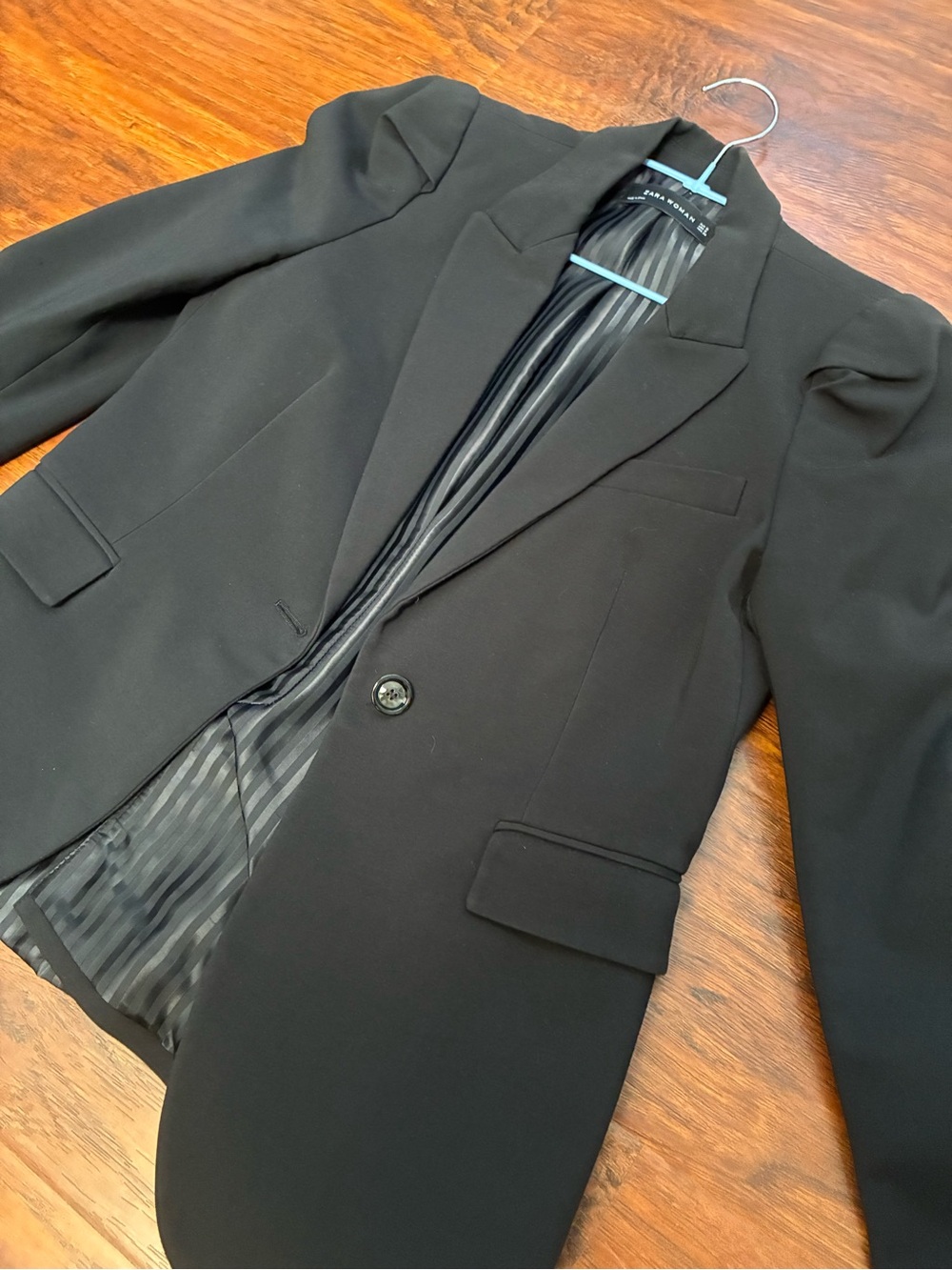 Zara Woman Black Blazer with Striped Lining